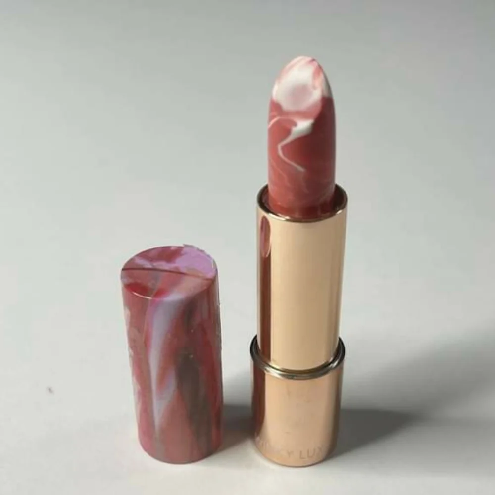 ❇️🧚‍♀️DELIGHTED Winky lux Marbleous Lip Balm NWT